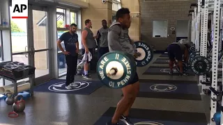 Penn State RB Saquon Barkley Shows Off In Weight Room