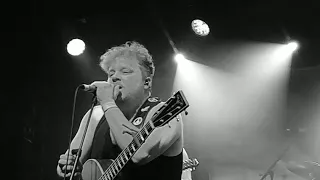 2017-11 Paris cabaret sauvage Steve'n seagulls intro