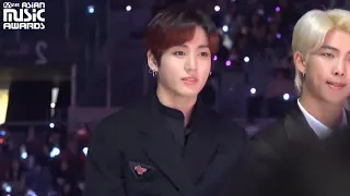 BTS JUNGKOOK REACTION TO ITZY AT MAMA 2019