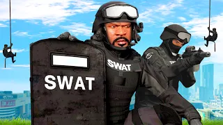 JUGANDO como SWAT en GTA 5
