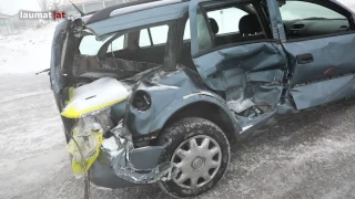 Auto auf Bahnübergang in Prambachkirchen von Zug erfasst