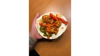 Part 1 of what a chef cooks for herself at home💕 Steak and Shrimp fajitas