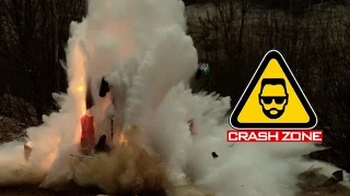 Взорвали чугунную ванну с водой. Сast iron bath explosion. Slow-mo