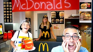 VANESA ABRE SU PROPIO MCDONALDS EN CASA