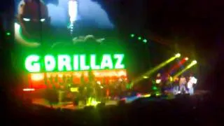 Gorillaz -  Live Toronto Air Canada Centre 14 October 2010 - Broken
