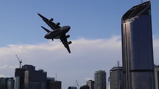 MASSIVE C-17 Globemaster Super Low Flyby Near Buildings - Brisbane, Australia 2019