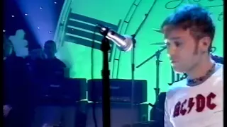 Blur - Song 2 live new year's eve 1997