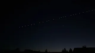 В небе пролетело 60 мини-спутников Илона Маска | 60 mini-satellites Elon Musk flew in the sky