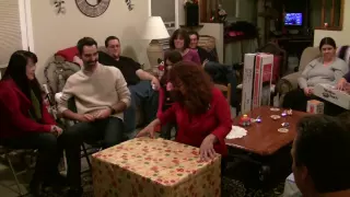 Awesome pregnancy reveal to family on Christmas Day 2011