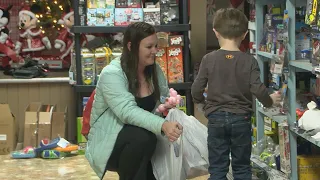 10,000 toys given away to children during Christmas in the Creek