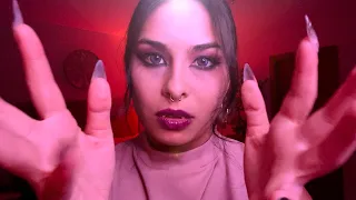 ASMR - Vampire Turned You 🩸 (Echoed Hummming, Follow My  Instructions, Light Triggers, Touching)