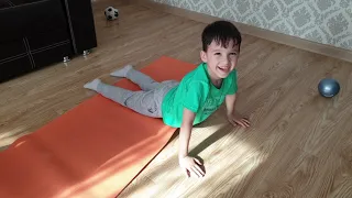 Фитнес с ребенком/Fitness with a child