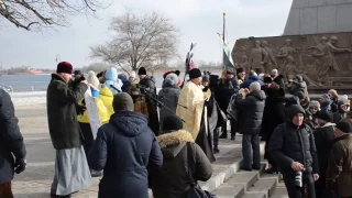 Крещение у памятника «Первым корабелам» 2017 Херсон