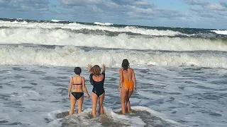 ДОНСКОЕ 🌊ДАЖЕ НЕ ВЕРИТСЯ, ЧТО ТАК БЫВАЕТ😳 ПРИЕХАЛИ КУПАТЬСЯ И АБАЛДЕЛИ😱🌊