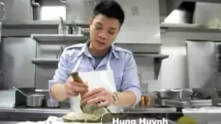 Top Chef Shows How to Cook a Geoduck