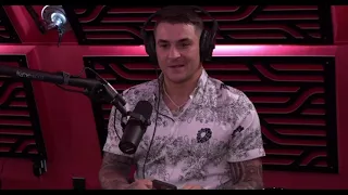 Joe Rogan bullies Dustin Poirier for having a android