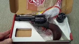 Heritage Rough Rider 3.5 inch birds head grips 22lr/22mag unboxing and first impression.