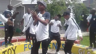 Batalion FC singing