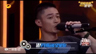 Wallace singing 每天爱你多一些 in Day DayUp!