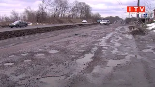 А за ямою - яма: коли відремонтують дорогу поряд з «луцьким кільцем»?