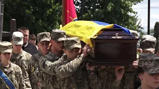 У Житомирі попрощалися відразу із двома Героями