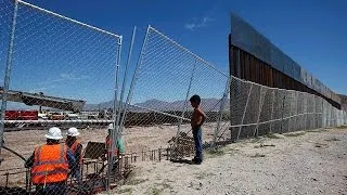 Президент Мексики отказался ехать в США из-за стены
