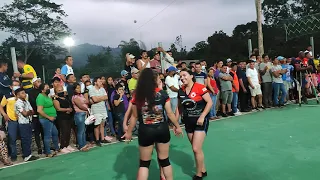 ECUAVOLEY 🇪🇨 ESPECTACULARES VOLADAS/MARIA DE AMBATO VS EL PROFE FULL ACCIÓN PARTIDAZO