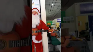 Papai Noel dançando
