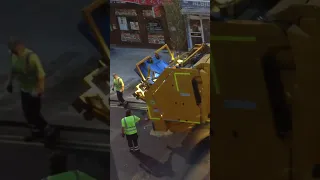 【ロンドン】garbage trucks【パリ】