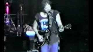 Neil Young & Crazy Horse - Powderfinger