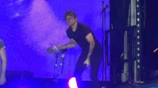 What Makes You Beautiful + Waterfight - One Direction live - MEN Arena Manchester 03/10/2015