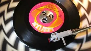 THE SENSATIONS - GOTTA FIND MYSELF ANOTHER GIRL ( WAY OUT WAY1000 ) www.raresoulman.co.uk