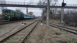 2ТЭ10У-0486(А) с пассажирским поездом Кишинев - Одесса прибывает на станцию Тирасполь (30,01,2022)