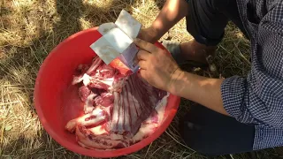 Приехал на летнее пастбище к овцам , как правильно солить мясо на хранения