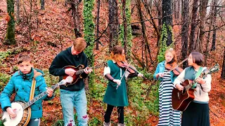 Bluegrass Family Band Performs 'I'll Fly Away' - Christian Music Videos