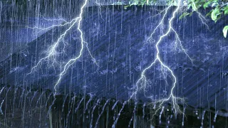 Heavy Rain On A Tin Roof For Sleeping - Sleep Instantly With Rain Sounds & Thunder At Night