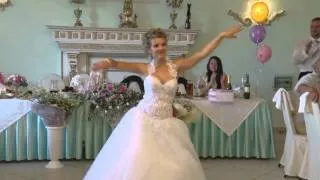 Невеста танцует тектоник!