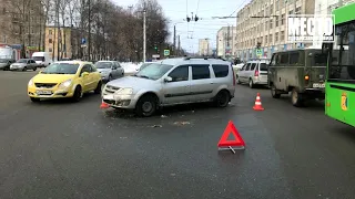 Обзор аварий  Куменский район, Солярис и Пассат, 4 пострадавших  Место происшествия 04 02 2021