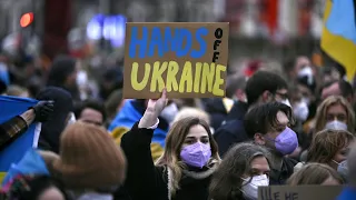 "Stop Putin": Demo für Ukraine vor russischer Botschaft in Berlin | AFP