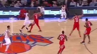 Damyean Dotson breaks Tarik Black's ankles!