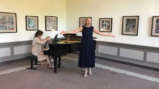 Caroline Behan Soprano - Ah! je ris de me voir (Faust) - Gounod