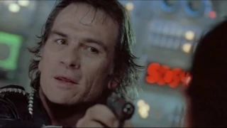 Стивен Сигал против Странникса, бой на ножах   Steven Seagal vs Stranniksa, combat knife