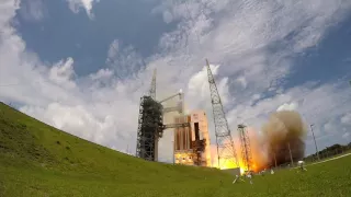 Delta IV Heavy Time-lapse & Launch of NROL-37