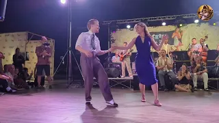 Заводные песня и танец - ВАСИЛЬКОВОЕ ПЛАТЬЕ  - Виктор КОРОЛЁВ - Sondre & Tanya (буги-вуги)