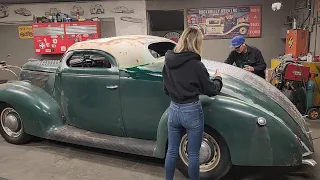 Painting the 1938 Ford with a brush 👨🏻‍🎨🎨