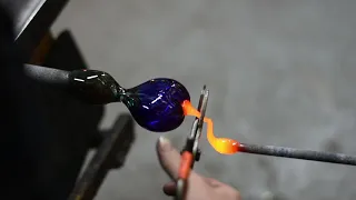 HOW WE MAKE OUR BLOWN HEART BAUBLES | Bath Aqua Glass