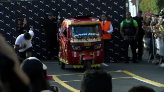 Usain Bolt vs the Peruvian Mototaxi