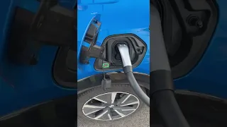 Essais premier charge de ma e208 sur un superchargeur tesla