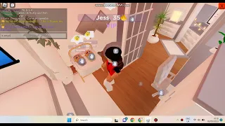 anyone else have this glitch on club roblox?