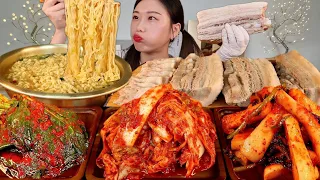 ASMR 총각김치 배추김치 케일김치 통수육 굴진짬뽕 리얼먹방 :) Kimchi eating show boiled pork Ramen MUKBANG